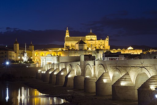 512px-Cordoba_at_night ¿Qué hacer en Córdoba en verano?